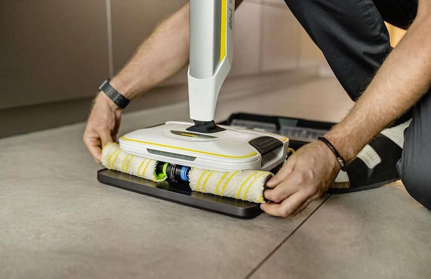 Моющий пылесос Karcher FC 8 Smart Signature Line (1.055-711.0) 1.055-711.0 фото